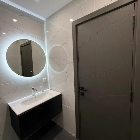 Dombox Sofia Suites - Stylish 2 Bedroom In Center - Free Garage