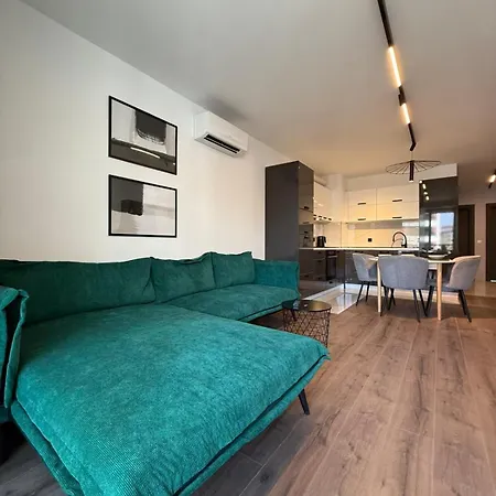 Dombox Sofia Suites - Stylish 2 Bedroom In Center - Free Garage Apartment *