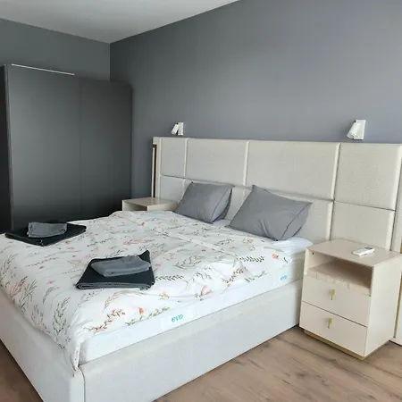 Dombox Sofia Suites - Stylish 2 Bedroom In Center - Free Garage Apartment *